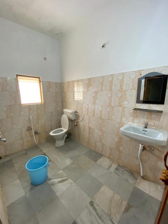 Hotel Aavaas Puri Luaran gambar